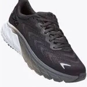 Women’s Black and Gray Hoka Arahi 6 size 8.5